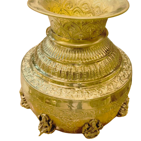 Handcrafted Brass Maha Ashtalakshmi Kumbham | Temple Kalash Pot with 8 Lakshmi Idols | Kerala Traditional Pooja Decor – Alackal Bell Metals Mannar