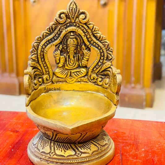 BRASS GANAPATHY DIYA | CHIRATH
