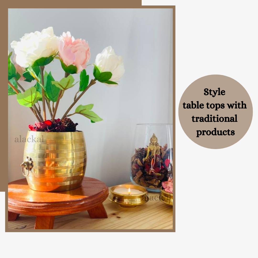 BRASS NIRAPARA ( FLOWER VASE )