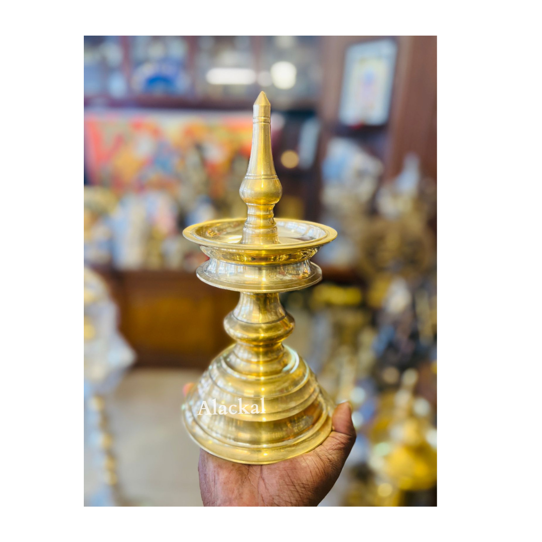 “Maha Lakshmi Vilakku for Hindu pooja and spiritual ceremonies”